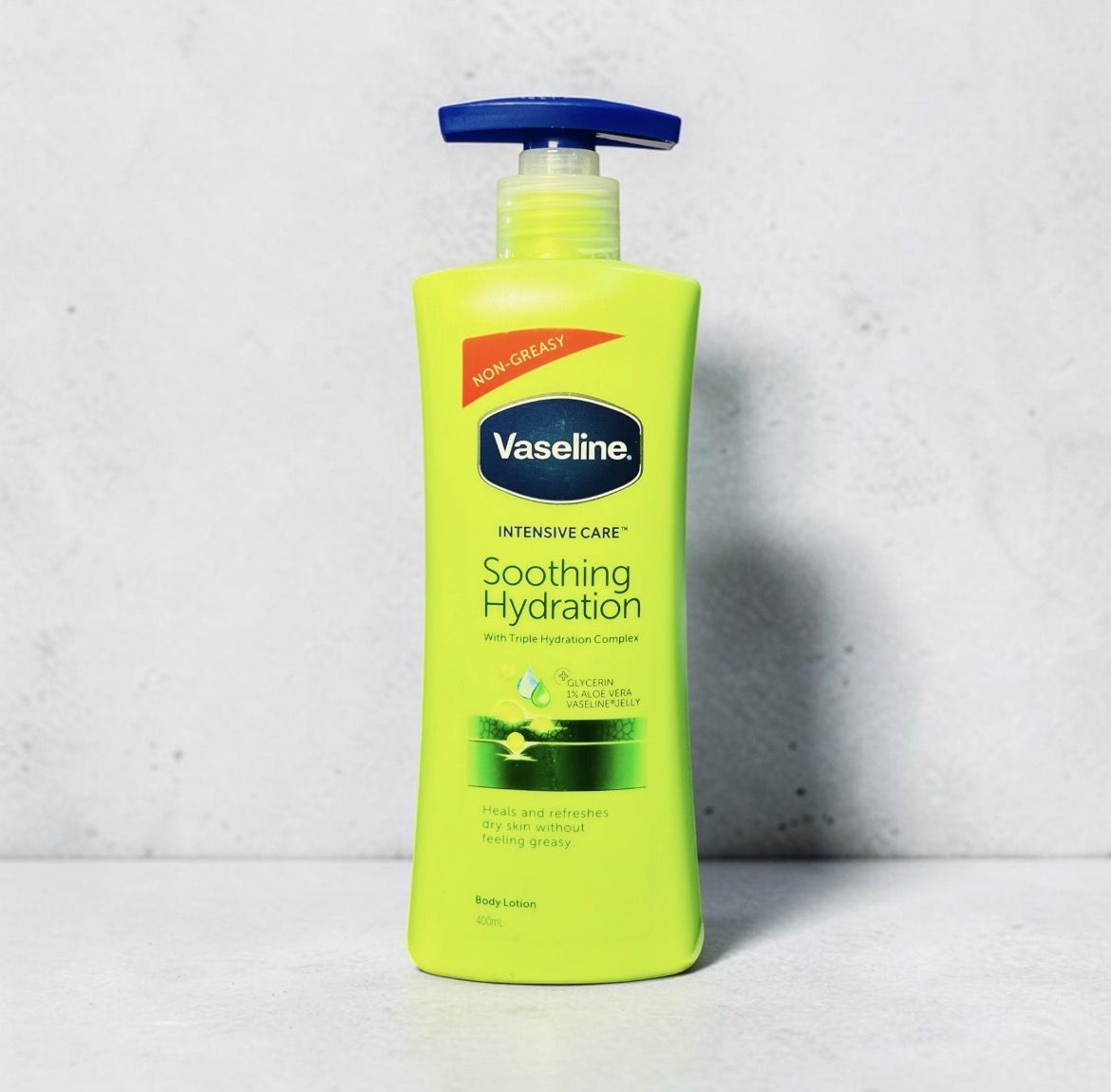 VASELINE SOOTHING HYDRATING BODY LOTION
