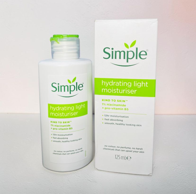 SIMPLE HYDRATING LIGHT MOISTURIZER 125ML