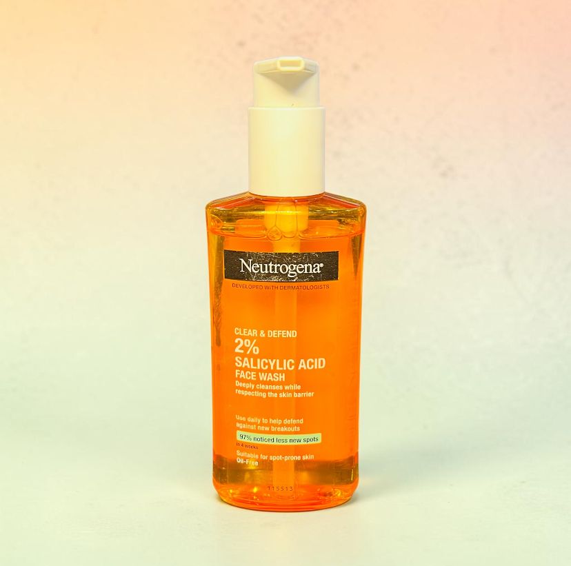 NEUTROGENA 2% SALICYLIC ACID FACE WASH 200ML 